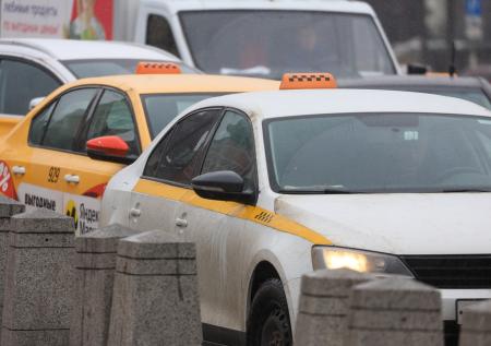 Перепалка таксистов на дороге закончилась поножовщиной