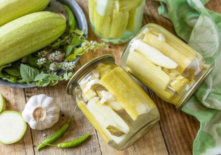 12 простых салатов из кабачков на зиму: вкусные и быстрые заготовки