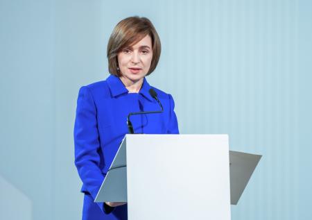 Молдаване в России обеспокоены курсом Санду на милитаризацию
