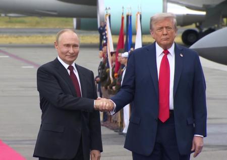 «Ощущается химия»: американист оценил первые минуты встречи Путина и Трампа