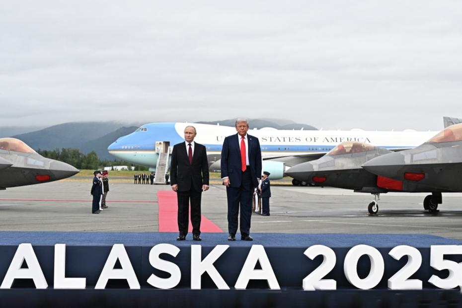 Владимир Путин и Дональд Трамп во время встречи на военной базе Эльмендорф-Ричардсон на Аляске