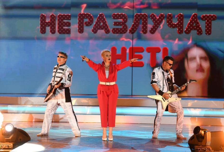 Певица Маргарита Суханкина и группа «Мираж» выступают на концерте XXXII Международного фестиваля искусств «Славянский базар в Витебске»