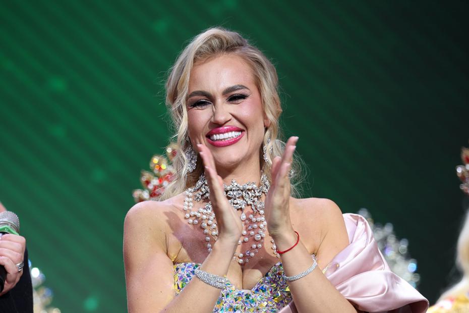 Екатерина Семенова стала победительницей XXV Всероссийского конкурса красоты среди замужних женщин