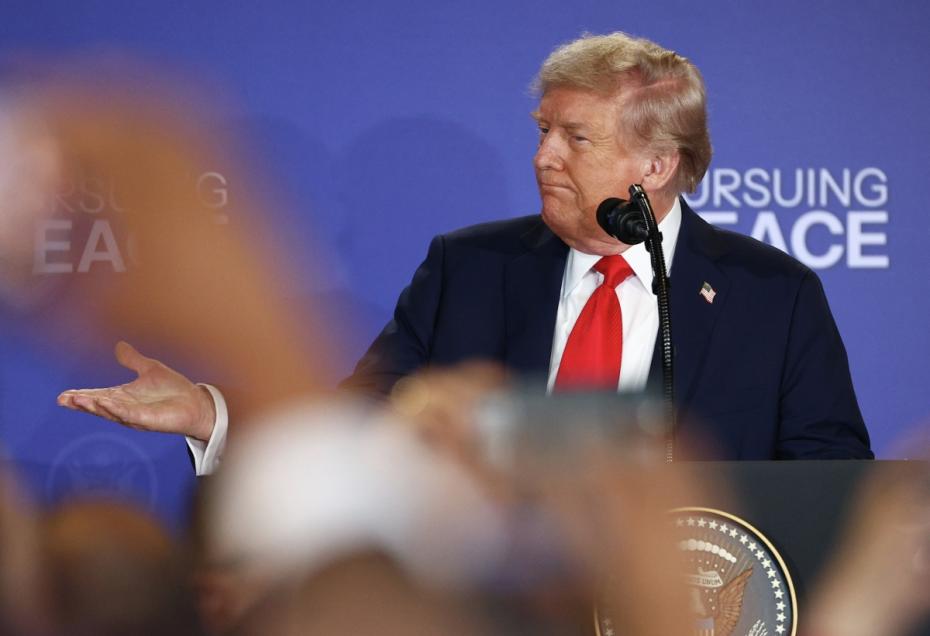 Дональд Трамп во время совместной с президентом РФ Владимиром Путиным пресс-конференции по итогам переговоров на Аляске