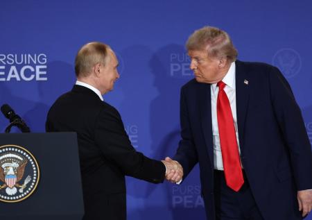 Ушаков ответил на вопрос о встрече Путина, Трампа и Зеленского