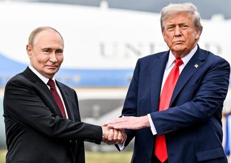 Эксперт по языку тела оценила невербальное поведение Путина и Трампа