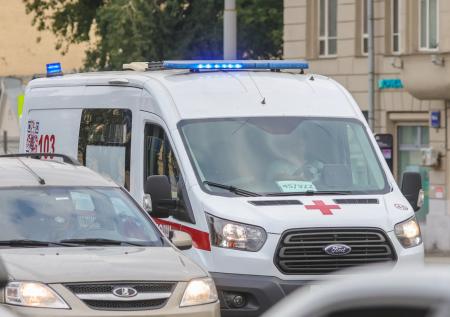 Россиянин избил ребенка у кафе и попал на видео