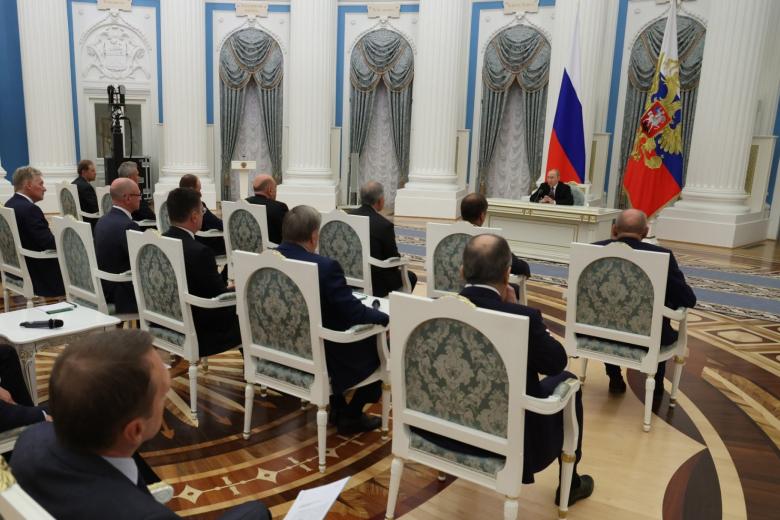 Владимир Путин на совещании по итогам российско-американской встречи в верхах
