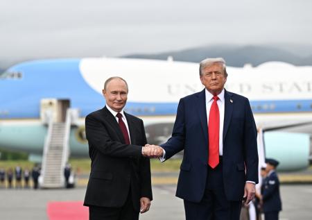 Железная хватка. Как «фирменное» рукопожатие Трампа сломалось на Путине