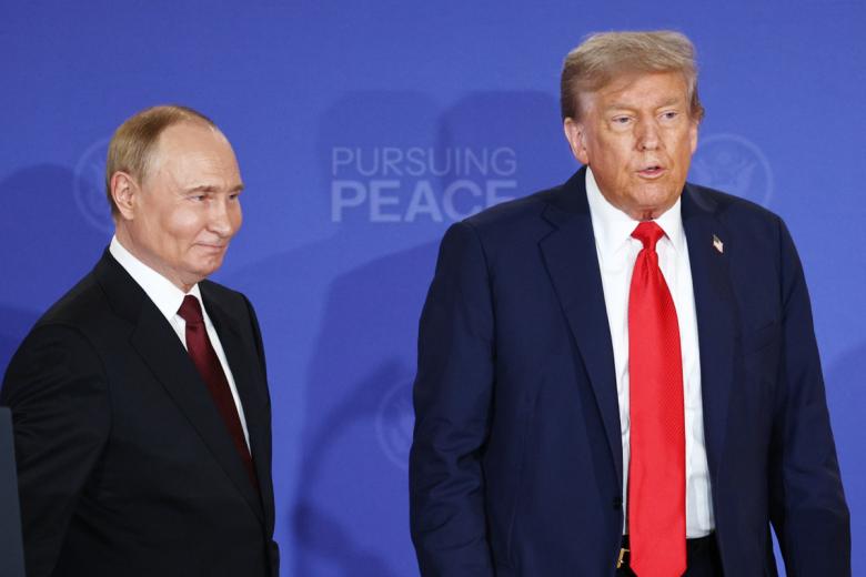 Владимир Путин и  Дональд Трамп на совместной пресс-конференции по итогам переговоров на Аляске