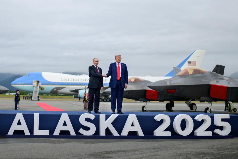 Владимир Путин и Дональд Трамп во время встречи на военной базе Эльмендорф-Ричардсон на Аляске