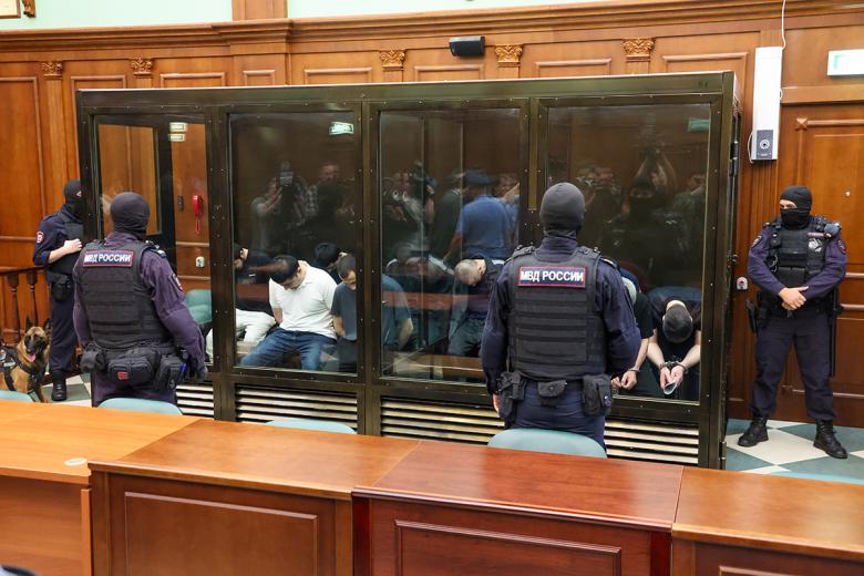 Обвиняемые перед началом заседания Второго Западного окружного военного суда по рассмотрению по существу уголовного дела о теракте в концертном зале «Крокус Сити Холл»