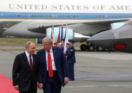 Чтец по губам расшифровал, что Трамп сказал Путину при встрече