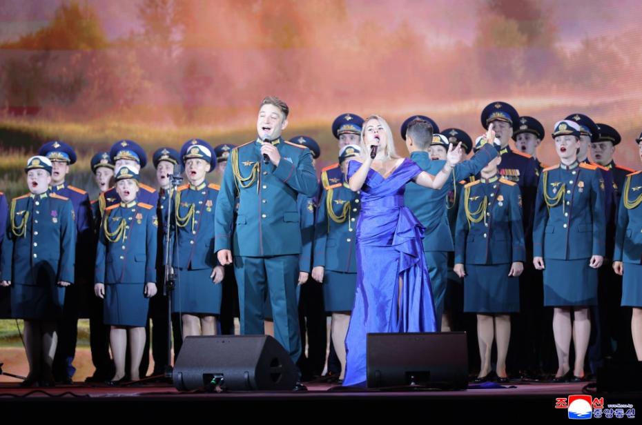 Концерт, посвященный 80-летию освобождения Кореи, который состоялся в Пхеньяне