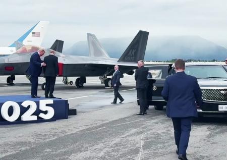 Стало известно, что произошло с охранником Трампа в ходе саммита на Аляске