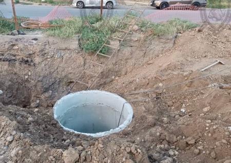 Насмерть отравившихся газом рабочих достали со дна канализационного колодца
