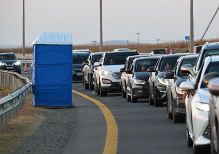 У Крымского моста образовалась очередь из 1,9 тысячи машин