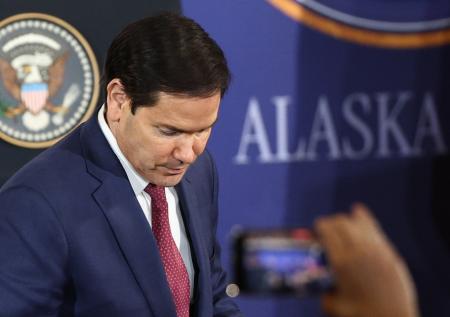 Лавров и Рубио обменялись шутками о галстуке госсекретаря США на Аляске