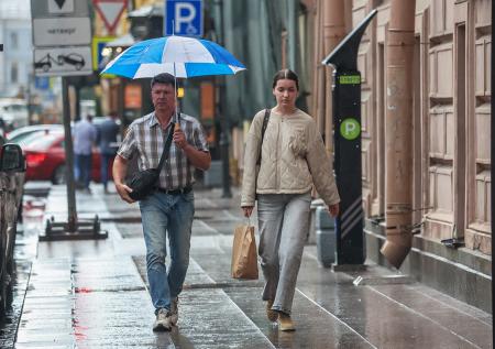 Москвичам рассказали, когда закончится теплое лето