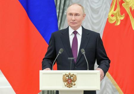 Мать пятерых военных получила награду от Путина