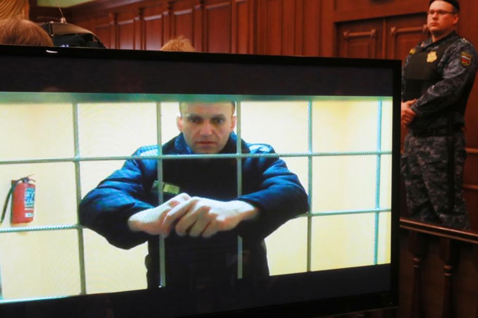 Алексей Навальный участвует по видеосвязи в заседании Московского городского суда