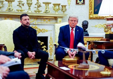 Карту Украины без пяти регионов развернули на встрече Трампа и Зеленского