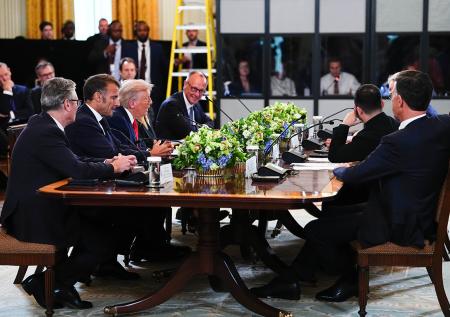 Встречу Трампа с Зеленским и лидерами ЕС назвали унижением для Европы