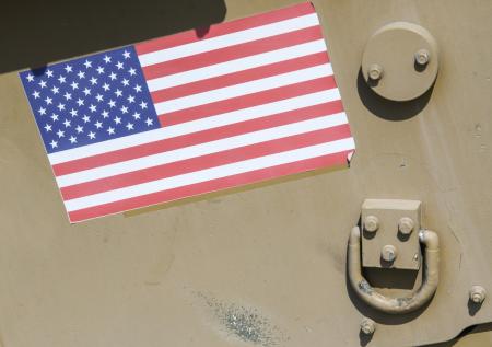 Раскрыты детали появления БТР с флагами США и РФ в зоне СВО