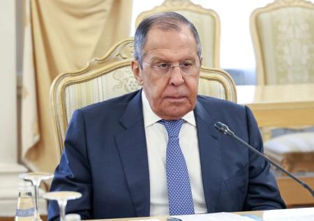 Лавров посоветовал Зеленскому вспомнить главную статью Конституции Украины