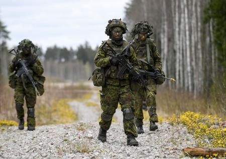 Одна из стран Прибалтики готова отправить военных на Украину