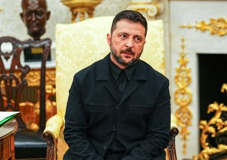 Запад приступил к отстранению Зеленского от власти: что известно, Залужный