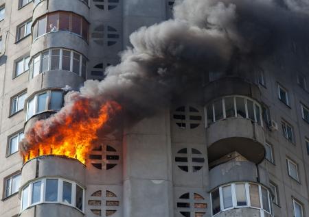 Россиянин сжег во сне восемь квартир на 20 млн рублей