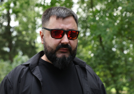 «Меня позвали»: рэпер Апачев оправдался за концерт в «БАРС-Курск»