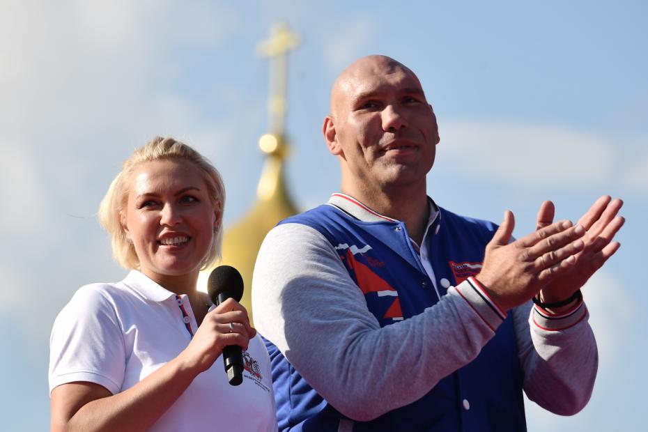 Николай Валуев и чемпионка мира по боксу Наталья Рагозина