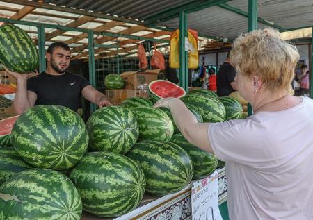 Гастроэнтеролог Игнатенко объяснила, чем опасна арбузная диета