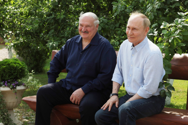 Владимир Путин с президентом Республики Беларусь Александром Лукашенко во время посещения Спасо-Преображенского Валаамского ставропигиального мужского монастыря