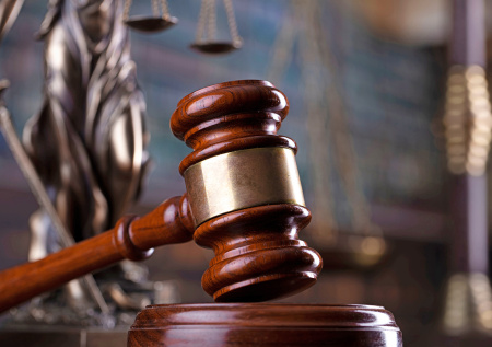 Суд освободил от наказания организатора зацепинга