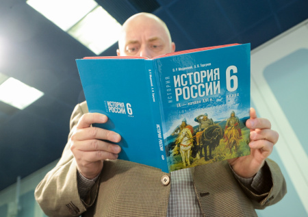 Озвучены сроки перехода школьников на новые учебники истории