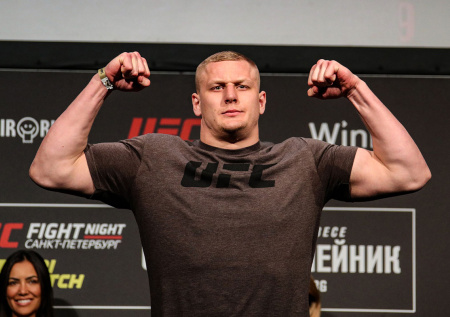 Российский боец одержал новую победу в октагоне UFC