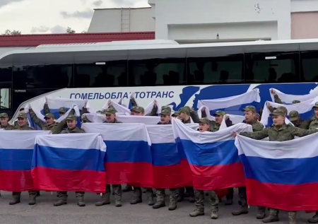 Появилось первое видео с вернувшимися из плена военными ВС России