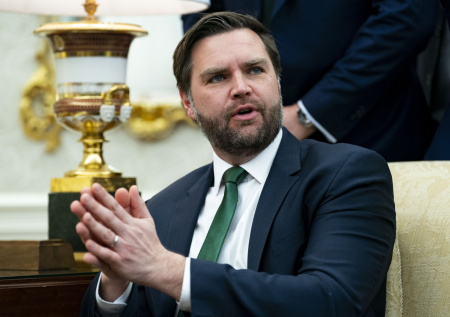Вэнс оценил, как Россия и США ведут себя на переговорах по Украине