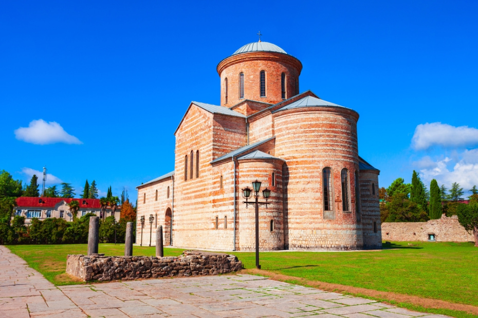 Пицундский храм