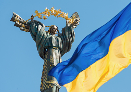 Дети в Запорожье подняли флаг нацистской Германии в День независимости