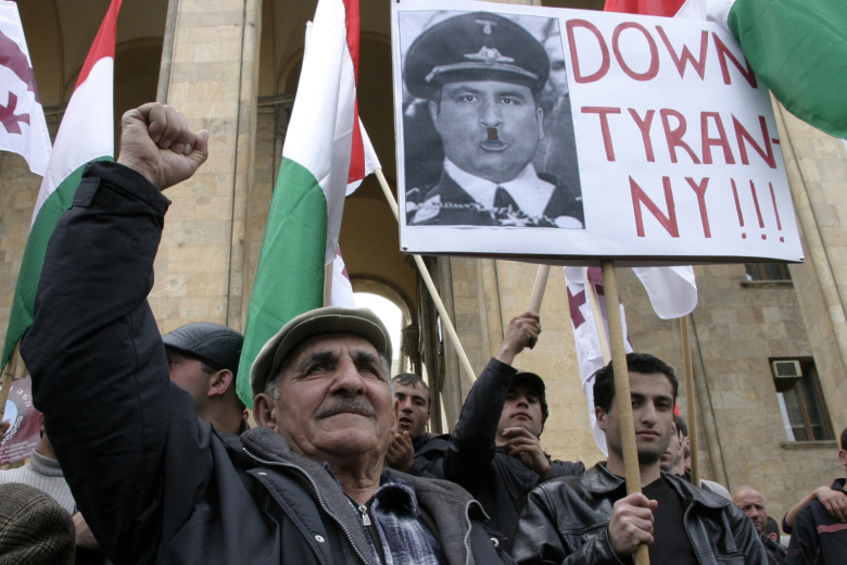 Митинг протеста оппозиционной партии «Справедливость» с требованием о безоговорочной отставке президента Грузии Михаила Саакашвили
