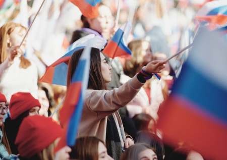 Опрос показал, сколько россиян считают себя «совершенно особым народом»