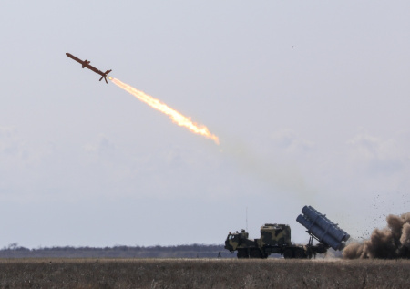 Украина показала новую ракету с дальностью поражения до 1000 км