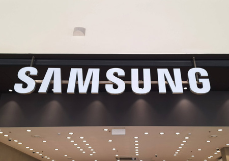 Samsung ответил на сообщения о предустановке МАХ на свои смартфоны