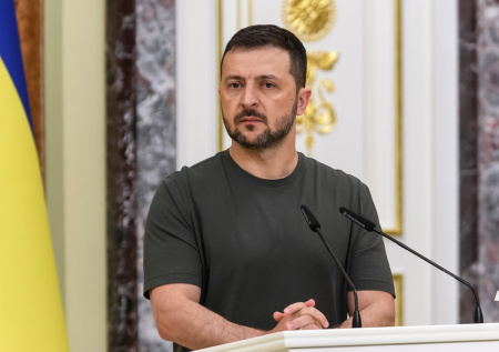 Зеленский анонсировал переговоры по площадке для саммита с Россией