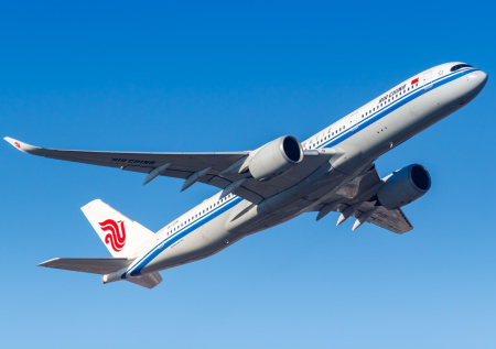 Стала известна судьба пассажиров экстренно севшего в РФ самолета Air China