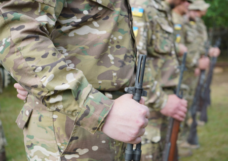 На Украине потребовали мобилизовывать мужчин и женщин с 18 лет